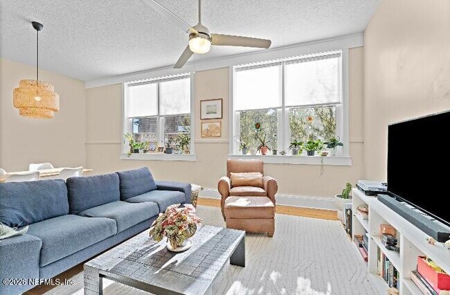 2525 College St Unit 2304