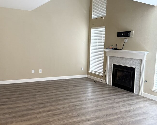Photo - Beautiful 3-Bedroom Condo with Private Out...