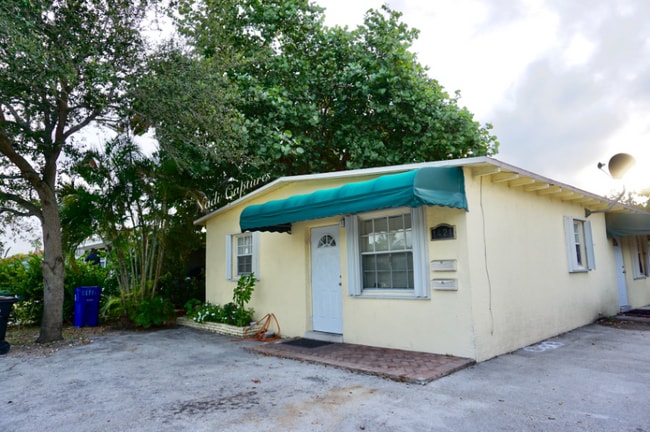 Building Photo - 1421 N Andrews Ave