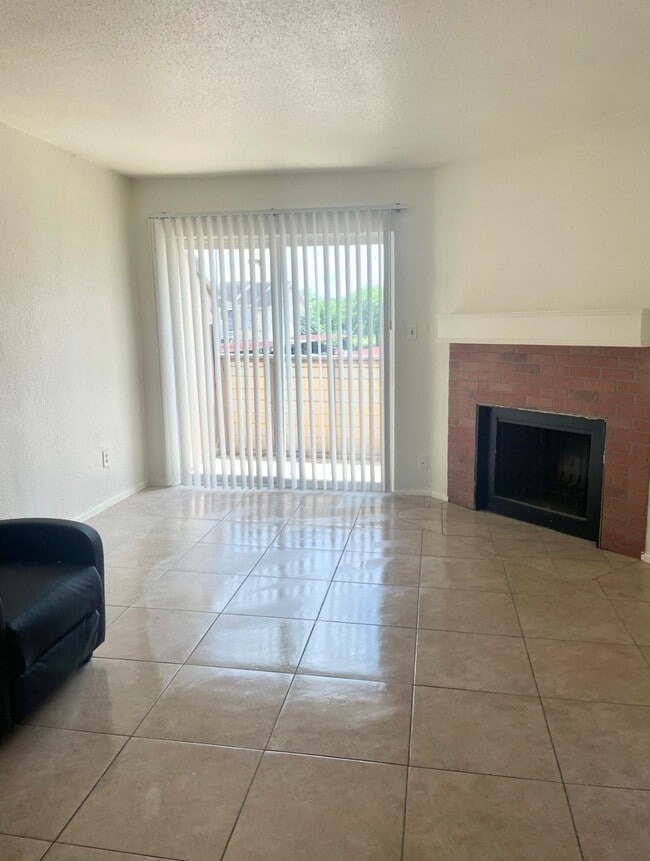 Building Photo - 8405 Wilcrest Dr Unit 1606 Rental