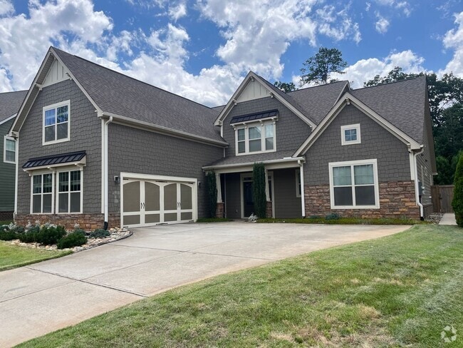 Building Photo - Must See! Beautiful 5/5 Home in Simpsonville!