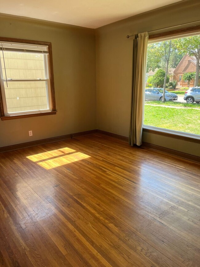 Photo - 868 20th Ave SE Unidad 1