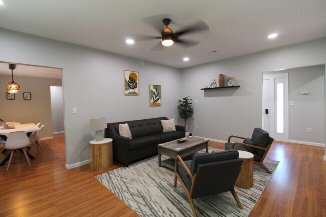 Photo - 221 Alleghany Dr