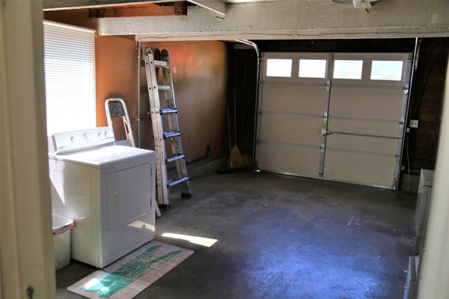 Photo - Charming 2 bed 1 bath Furnished, Utilities Included