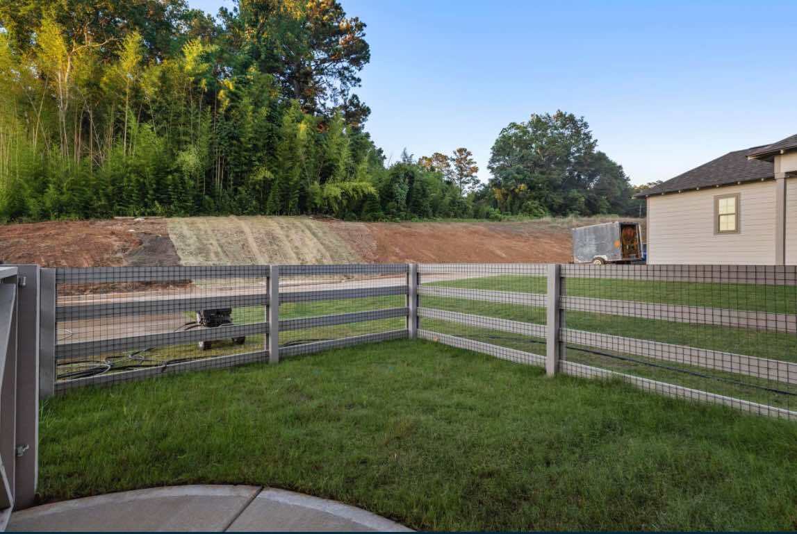 Photo - 327 Northgate Blvd