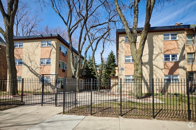 Building Photo - 1714 W Touhy Ave Unit C2W Rental