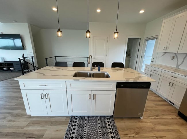 584 Lewski Ln