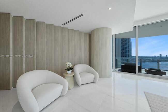 Photo - 300 Biscayne Blvd Way Unidad 2701