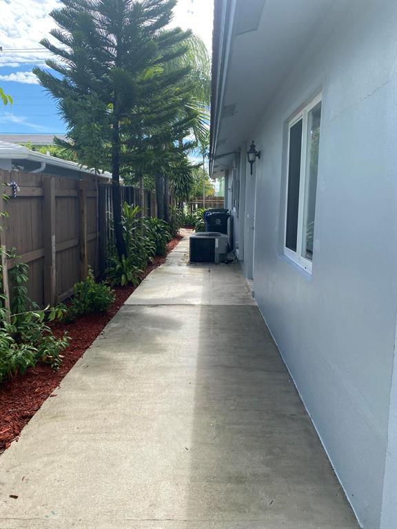 Photo - 1730 NE 56th Ct Unit 1730