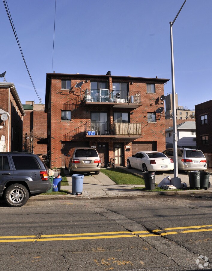 Photo - 212-09-212-07 43rd Ave