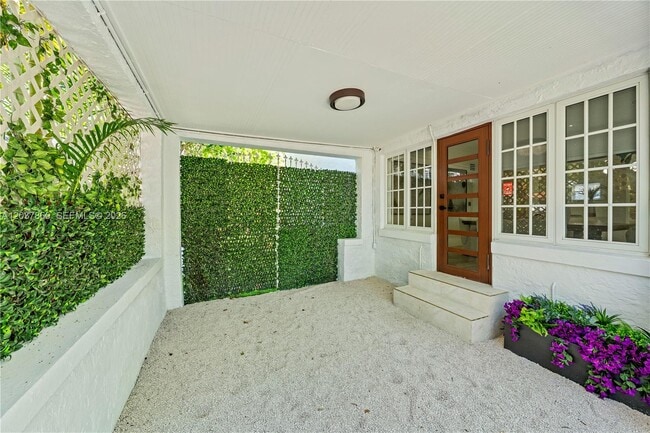 Photo - 178 NE 45th St