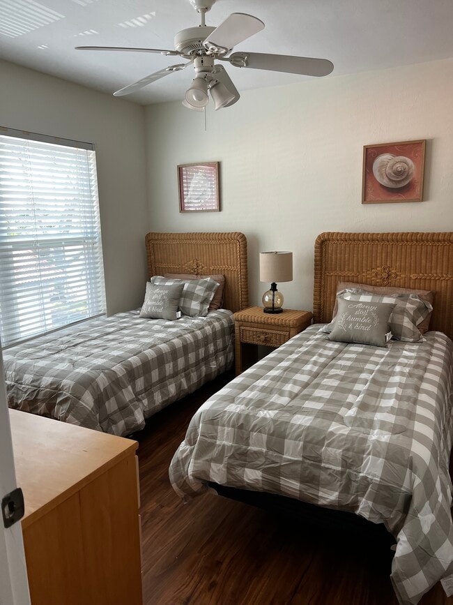 2nd bedroom twins - 9850 Costa Mesa Ln Unit 712