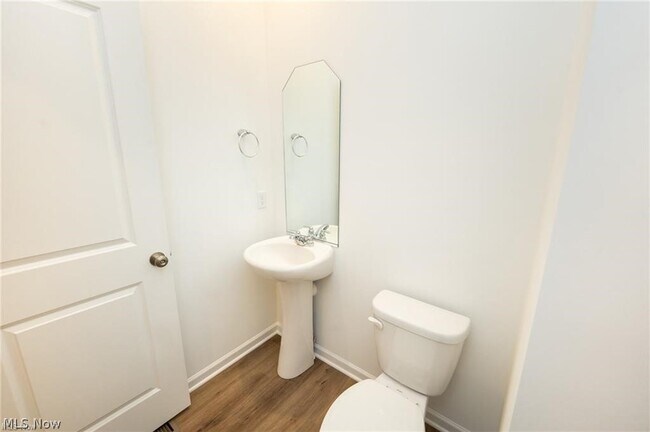 Photo - 98 Brewster Dr