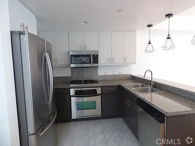 Building Photo - 875 G St Rental