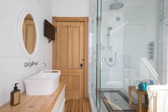 Photo - 1901 Palisade Ave