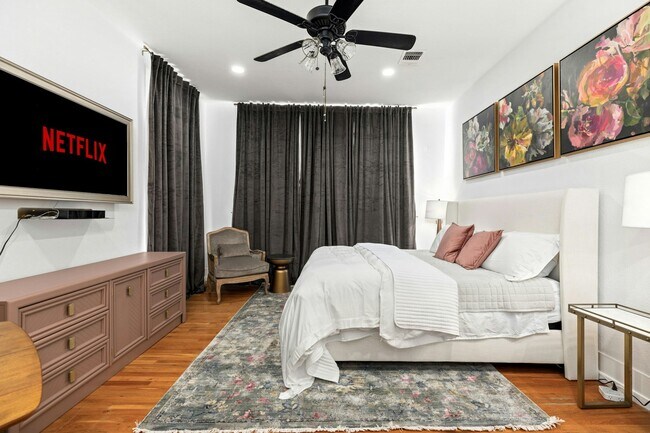 Photo - 110 E Craig Pl Unit 1