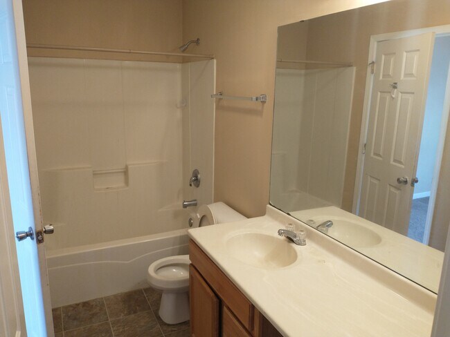 Photo - 1533 Stonefield Dr