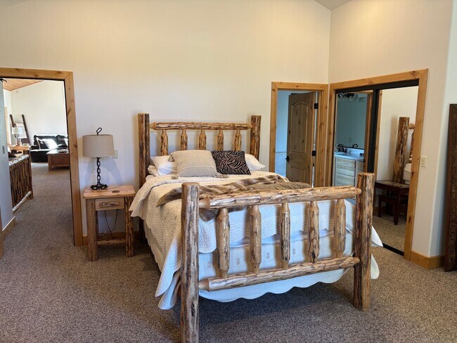 Photo - Large furnished mountain home