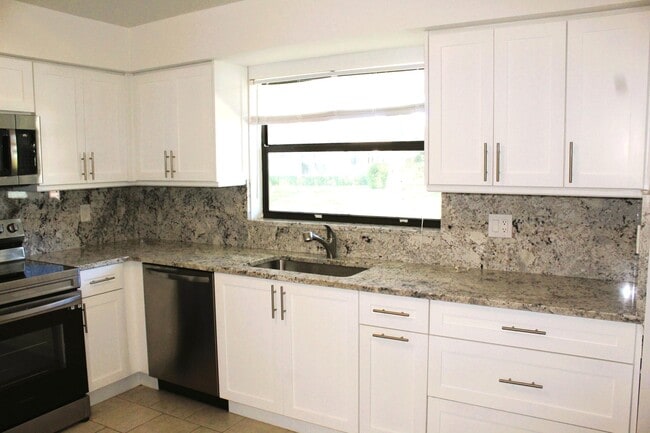 Photo - 9910 Orchid Tree Trail