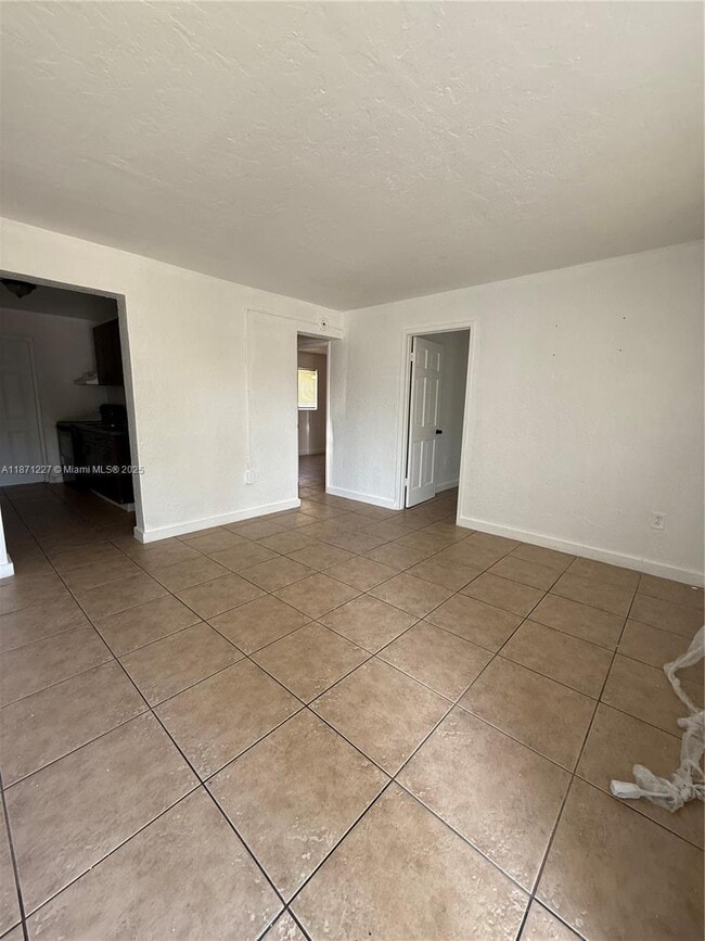 Building Photo - 1306 NW 61st St Unit 4 Rental