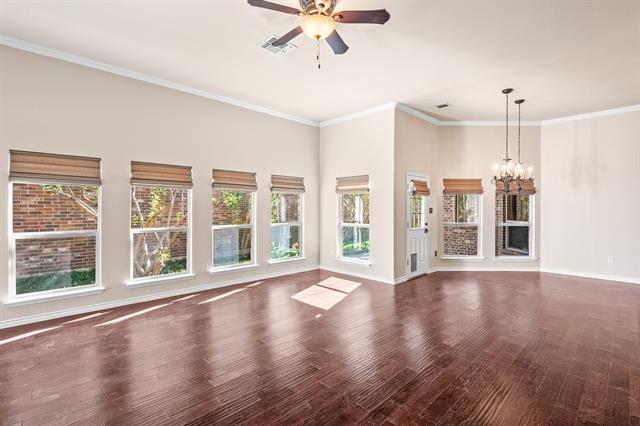 Photo - 1810 Sanderlain Ln