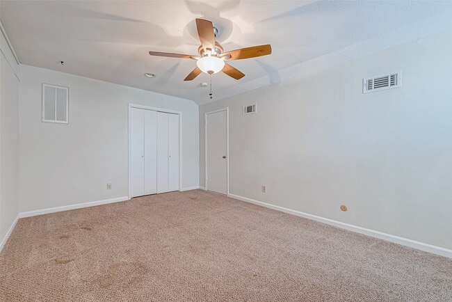 Photo - 2022 Highland Hills Dr