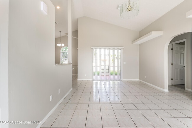 Photo - 1721 SW Whipple Ave