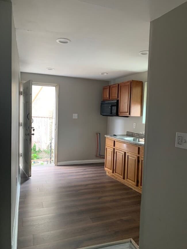 Photo - 2231 Ann St Unidad 1st Floor