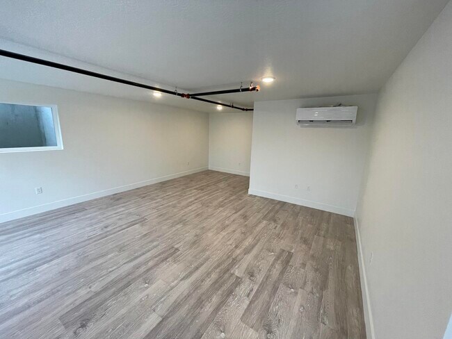 Photo - CLOSE - 2780 East 3300 South - 33 Views