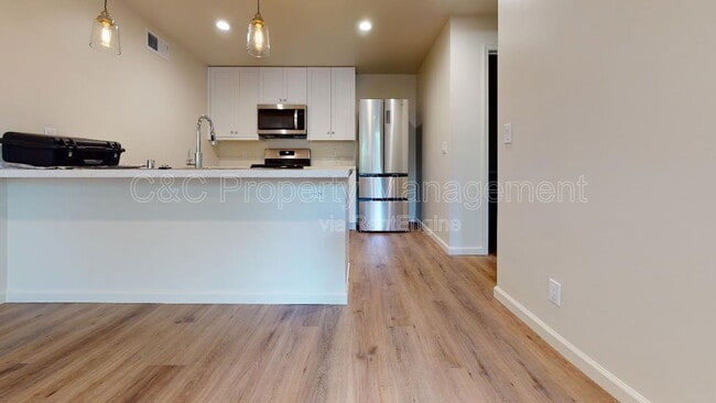 Building Photo - 950 Lighthouse Ave Unit E