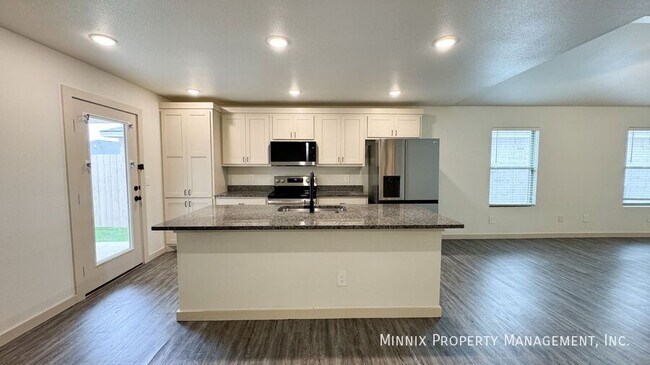 Photo - 7729 Date Ave