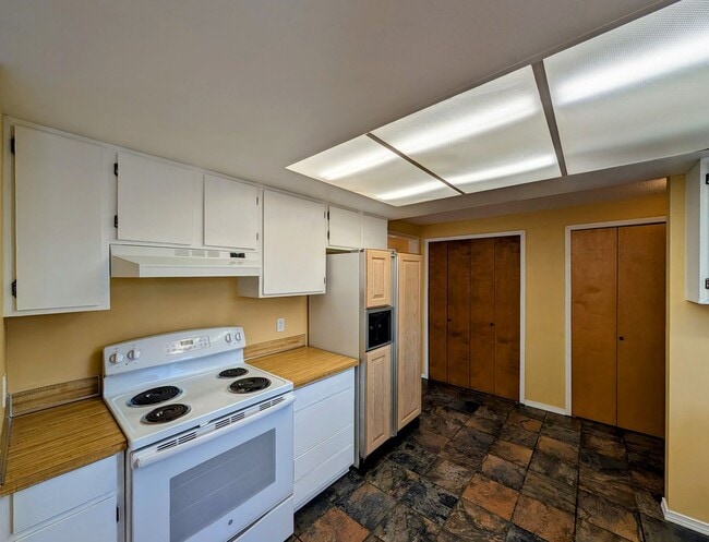 Photo - 3-Bedroom Home w/ 2-Car Garage & Fenced-In Backyard