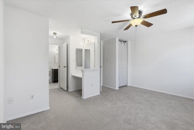 Photo - 5377 Harbor Ct Dr