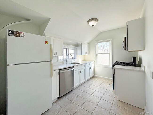 495 Montauk Hwy