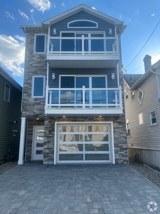 Furnished Townhomes for Rent in Long Beach Township NJ 3 Townhomes