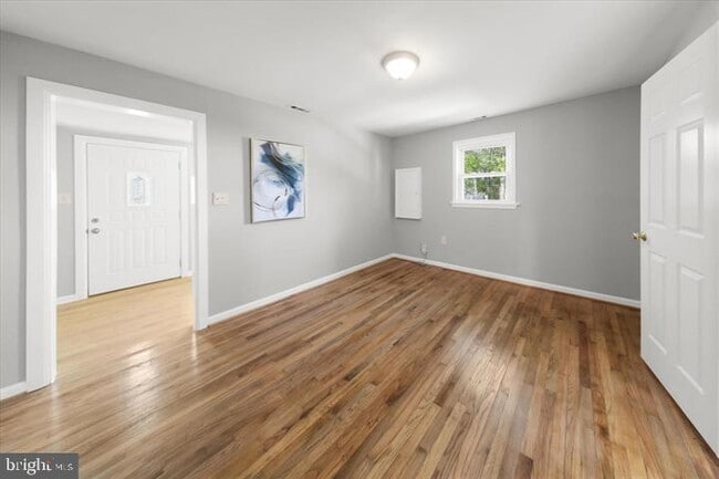Photo - 6306 Leapley Rd