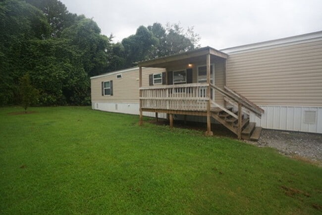 Building Photo - Spacious 2020 Clayton Home Awaits You just 1 mile to JSU!