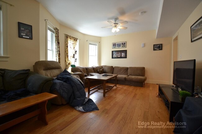 Photo - 74 Brooks St Unit 2