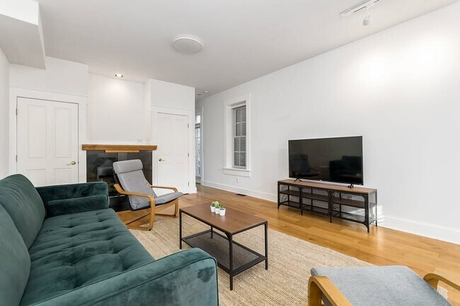 Photo - 265 S 5th St