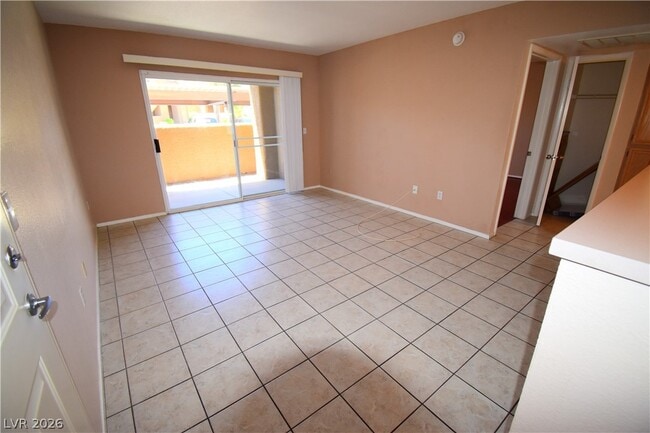 Photo - 8070 W Russell Rd Unit 1075