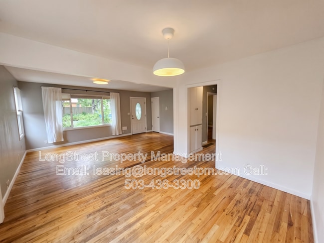 Photo - 2205 N Willamette Blvd