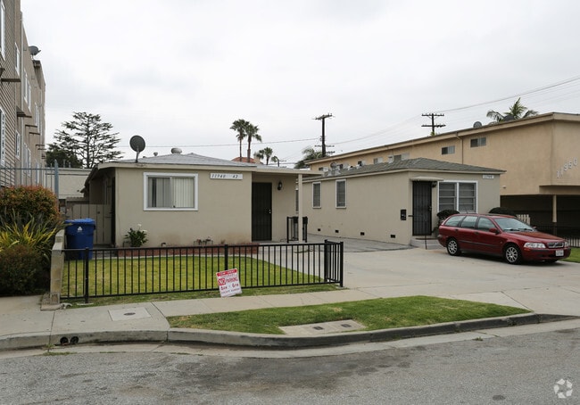 Building Photo - 11942 Courtleigh Dr