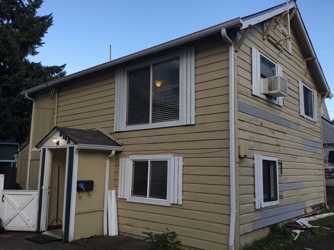 Photo - Oregon City Gem