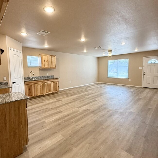 Photo - 2917 E Cornell St