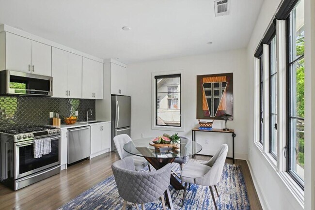 Photo - 634 Bonaventure Ave NE Unit 2