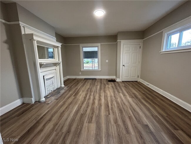 Photo - 7417 Linwood Ave