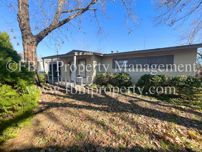 Building Photo - 3015 Winfield Dr