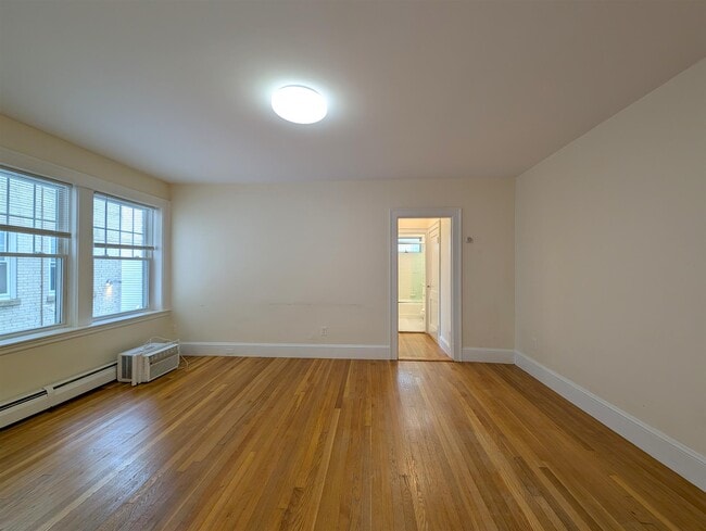 Photo - 32 College Ave Unidad 4