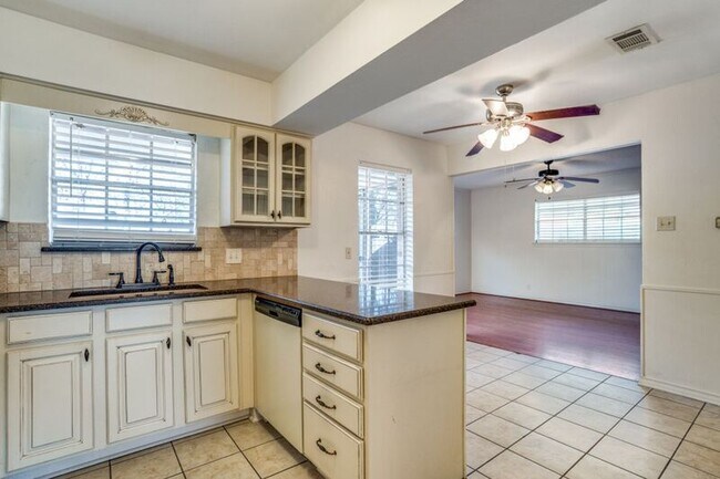Photo - 530 N Woods St