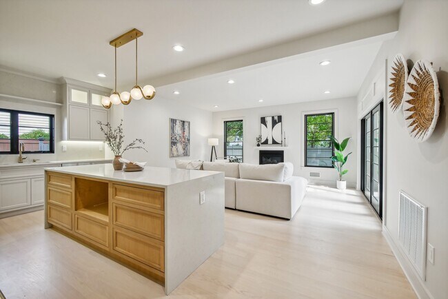 Photo - 105 Squire Hill Rd